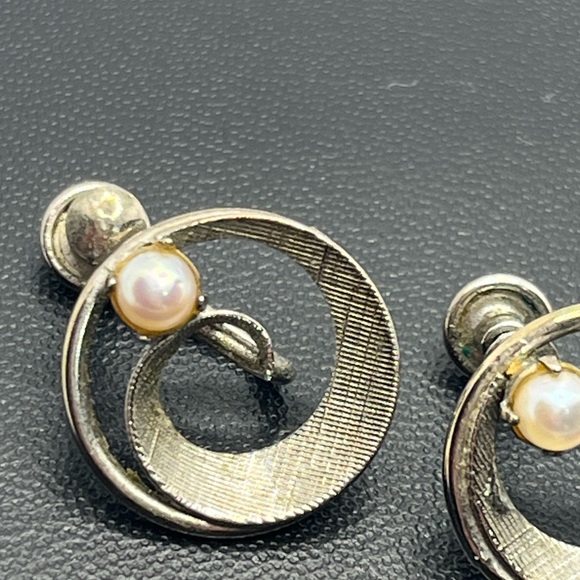Lady Ellen Sterling silver pearl round screw back earrings Mid Century vintage - Picture 10 of 15
